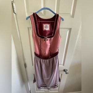 AUTHENTIC BAVARIAN DRINDL. Size 40. Burgundy/pink